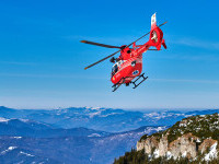 O alpinistă a căzut sute de metri printre stânci, în Munții Bucegi. Fata a fost salvată cu elicopterul SMURD