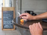 Fumatul ar putea fi interzis pe terasele hotelurilor și restaurantelor din Spania