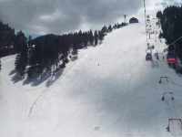 Turiștii care aleg să meargă la munte au parte de o surpriză: își vor putea petrece Paștele pe pârtia de schi