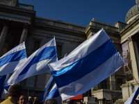 Ce reprezintă steagul alb-albastru-alb înălțat de ruși la protestele anti-război