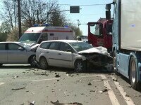 Accident grav în Timișoara. Două mașini și un camion s-au ciocnit într-o intersecție: ”M-a spulberat”