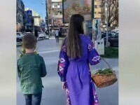 VIDEO Copii ucraineni împreună cu mamele lor au oferit flori în Bucureşti, mulţumind pentru sprijinul acordat refugiaţilor