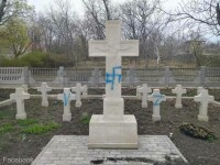 Crucile soldaților români dintr-un cimitir din Moldova, vandalizate cu însemne naziste și litera Z. ”Act barbar și criminal”