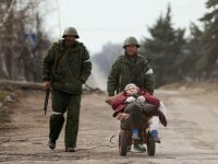 Peste 10.000 de civili au murit în Mariupol. Rusia este acuzată că ar fi folosit arme chimice