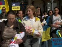 Păpuși în scutece stropite cu ”sânge”. Peste 2000 de ucrainence au manifestat în Constanța