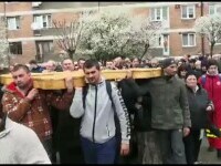Drumul Crucii, tradiția din Hunedoara prin care oamenii duc o cruce de peste 100 de kilograme pe 10 kilometri