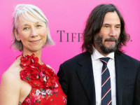 Fake news despre Keanu Reeves. Actorul nu s-a căsătorit în secret cu iubita sa, Alexandra Grant, în vârstă de 52 de ani