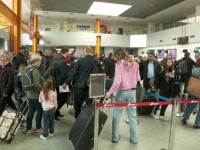 Aglomerație pe aeroporturi și în vămi. Românii din diaspora se întorc în țările care i-au „adoptat”, după Paște