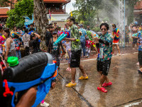 Thailanda sărbătoreşte Anul Nou cu festivalul tradiţional al apei. Ce simbolizează. GALERIE FOTO