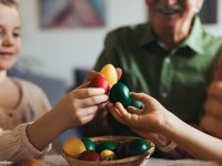Cât timp se spune „Hristos a Înviat!”. Ce spun preoții despre când e bine să folosim această urare