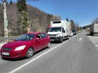 Vacanța de Paște începe cu aglomerație pe Valea Prahovei. Românii au plecat deja spre munte crezând că vor evita ambuteiajele