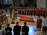 papa francisc sicriu