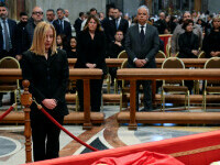 Georgia Meloni, un ultim omagiu pentru papa Francisc. Cardinalii au început procesul pentru alegerea noului Suveran Pontif