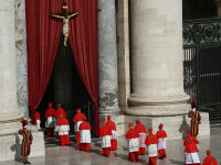 Un cardinal de la Vatican condamnat pentru fraudă vrea să participe la alegerea noului papă