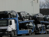 camion cu masini Dacia
