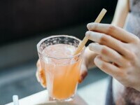 O companie din România a lansat paiele de băut 100% naturale, făcute din tulpini de grâu. 