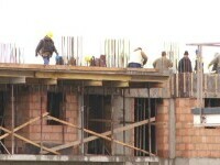 Din momentul aderării la UE salariul mediu net al românilor a crescut exploziv, dar nu toți au beneficiat la fel - Studiu