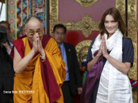 Carla Bruni Sarkozy s-a intalnit cu Dalai Lama