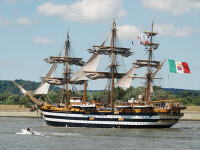 Velierul Amerigo Vespucci