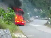 Dureros! Un Ferrari 458 a luat foc din senin pe o sosea din China!