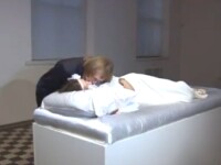 Esti OBLIGAT sa te insori cu fata pe care o trezesti cu un sarut la expozitia de \