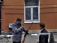 Prostituate, vanzari de arme si alte imagini spectaculoase surprinse de Street View. GALERIE FOTO