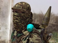 Oficiali SUA: Al-Qaida a inventat o substanta lichida care transforma hainele in materiale explozive