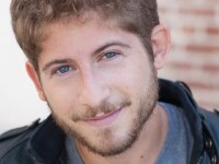 Cum arata, la 24 de ani, protagonistul filmului \