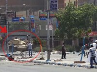 Inregistrarea VIDEO socanta a unei crime. Un protestatar neinarmat din Egipt este impuscat de armata