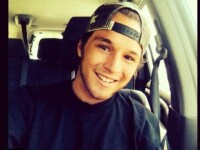 A tras un fum dintr-o tigara de marijuana sintetica, iar asta i-a fost fatal. Tanarul a intrat in moarte cerebrala