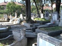 Politistii din Cluj au reusit sa ii identifice pe cei care au devastat in urma cu 2 saptamani un cimitir din oras
