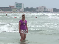 Mamaia arata ca in noiembrie. Ce idei de distractie au gasit turistii suparati pe vremea care le-a stricat planurile