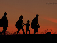 familie de refugiati la granita cu Ungaria