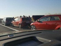 Autoutilitara in flacari pe Autostrada Soarelui. Traficul a fost oprit pentru cateva minute