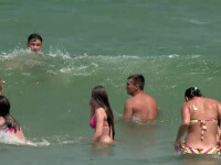 Peste 100.000 de turisti petrec pe Litoral mini-vacanta de Sfanta Maria. Unii au strabatut toata tara pentru acest week-end