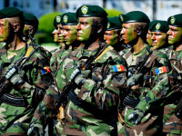 militari moldoveni la parada de Ziua Naţională