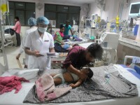 copii bolnavi in spitalul din Gorakhpur