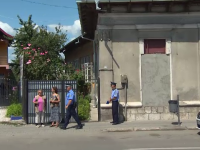 Bătrân, găsit mort în casă. Soția e paralizată și nu a putut cere ajutor