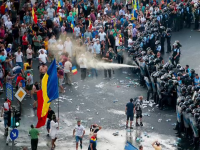 gaze lacrimogene, jandarmerie, piata victoriei, proteste