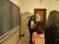 Meditaţiile cu propriii elevi și cadourile, interzise. Ce presupune codul etic al profesorilor