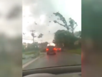 Șoferiță din New Jersey, surprinsă în trafic de o tornadă