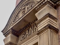 Prima bancă din lume care te plătește să faci credit