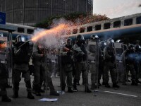 Nou protest violent la Hong Kong. Mii de persoane au ieșit pe străzi, purtând măști de gaz - 6