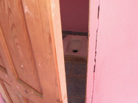 Cum arată acum toaleta școlii unde un copil a murit după ce a căzut în fosa septică