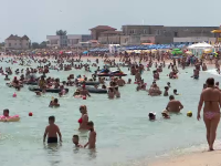 Vacanța românilor, o ruletă rusească. Unde se infectează cel mai mult cu noul coronavirus