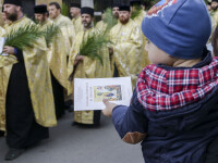 Preoții și copiii din Botoșani, puși de autorități să le explice oamenilor cum e cu pesta porcină. ”Sunt influenceri”
