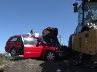 Accident pe Autostrada Transilvaniei: o mașină a intrat violent într-un utilaj de 18 tone