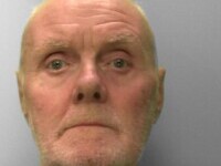 A vrut să jefuiască două bănci cu un bilet de amenințare, dar a plecat cu mâna goală. Ce scria pe hârtie