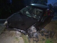 Accident grav în Argeș. Trei pesoane aflate pe un spațiu verde au fost lovite în plin de o mașină
