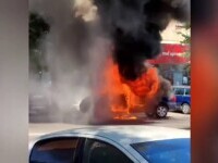 Incendiu pe un bulevard din Constanța. O mașină a luat foc